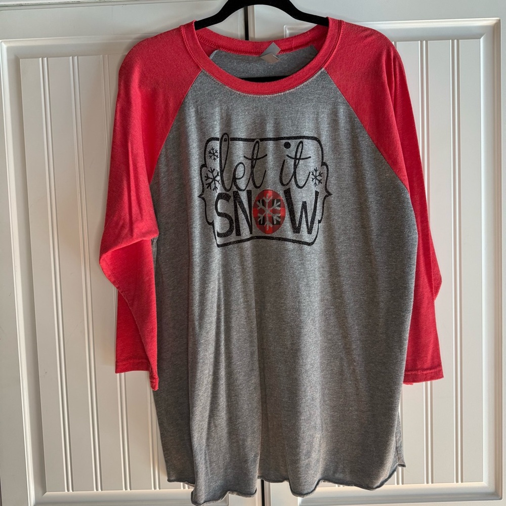 “Let It Snow” Baseball Tee | Women’s XL | Holiday Graphic